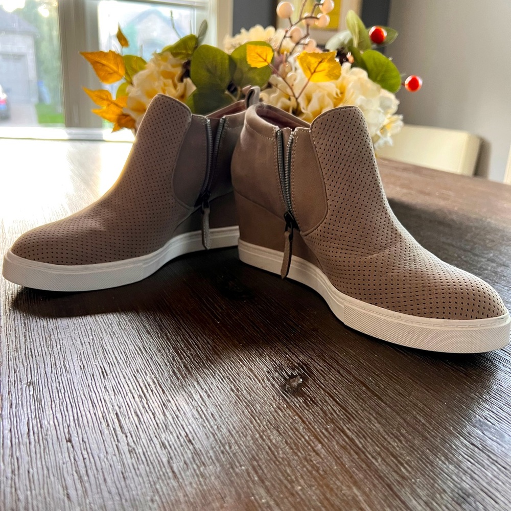 Caslon high cut shoes